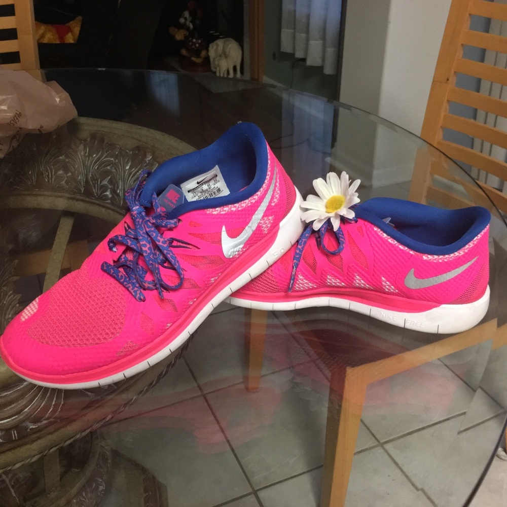 Hot pink nike free 5.0 gym shoes💕